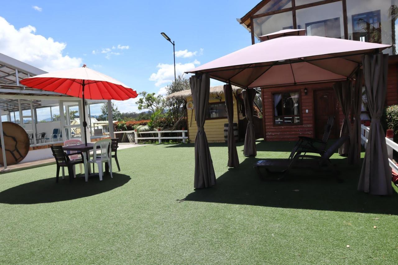Palmeras Hotel *